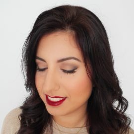 MAQUILLAJE SOFISTICADO (ojos nude+labial intenso) MAQUILLAJE SOFISTICADO (ojos nude+labial intenso)